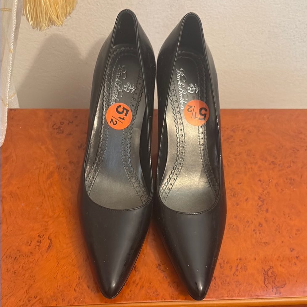 Elegant Black Women's Pumps